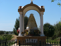  Monumento a la Virgen del Rocio Aznalcázar